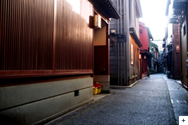 かずえや近郊「主計町茶屋街」